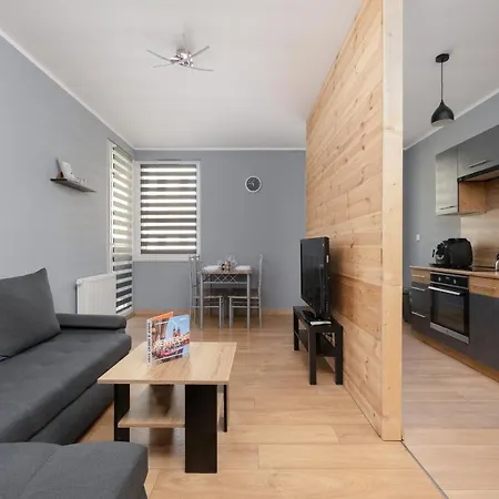 Osiedle Avia Family In With Balcony By Renters Appartamento