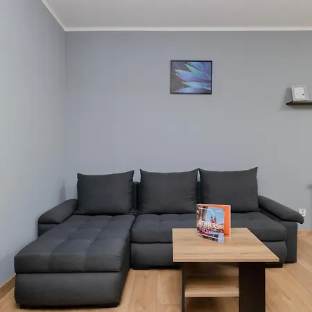 Osiedle Avia Family In With Balcony By Renters Daire